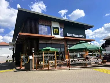 Obraz do artykułu: Dołącz do zespołu restauracji McDonald’s w Zgierzu! Praca w naszej restauracji to strzał w dziesiątkę!